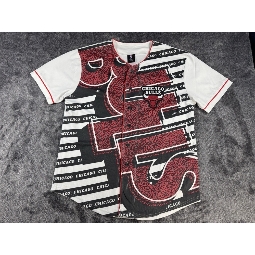 UNK Men's Size Large NBA‎ Chicago Bulls Baseball Jersey Red White